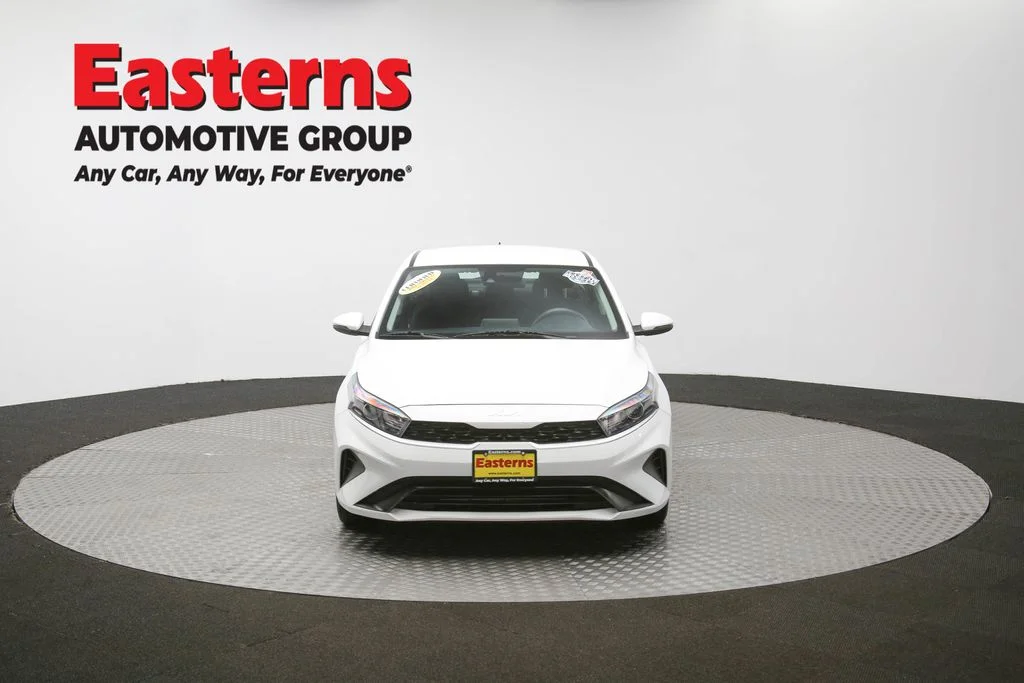 Used 2022 White Kia LXS image 47