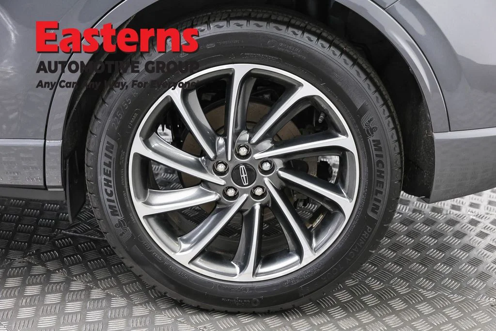 Used 2023 Gray Lincoln Grand Touring image 35