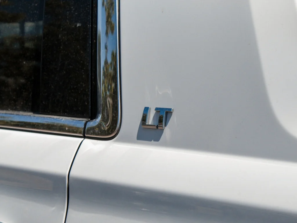 Used 2019 Summit White Chevrolet LT image 9