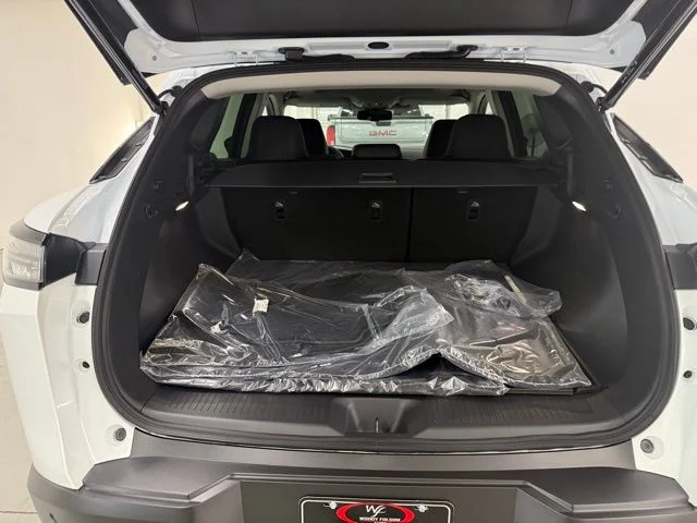 New 2025 Everest White TriCoat Nissan SL image 8