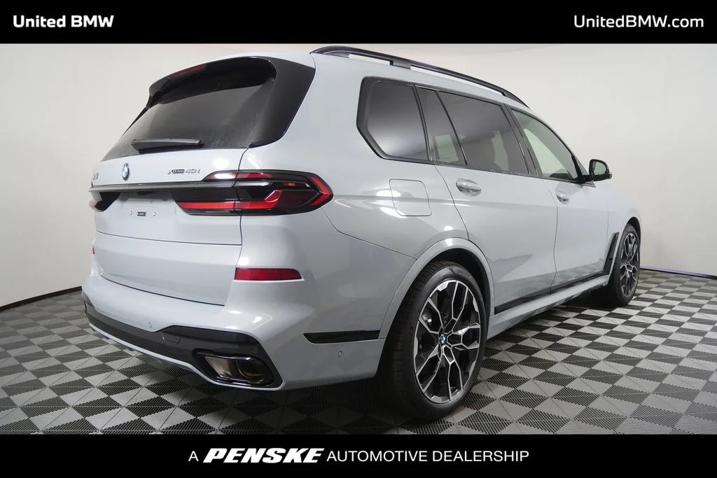New 2027 Gray Metallic BMW xDrive40i image 3