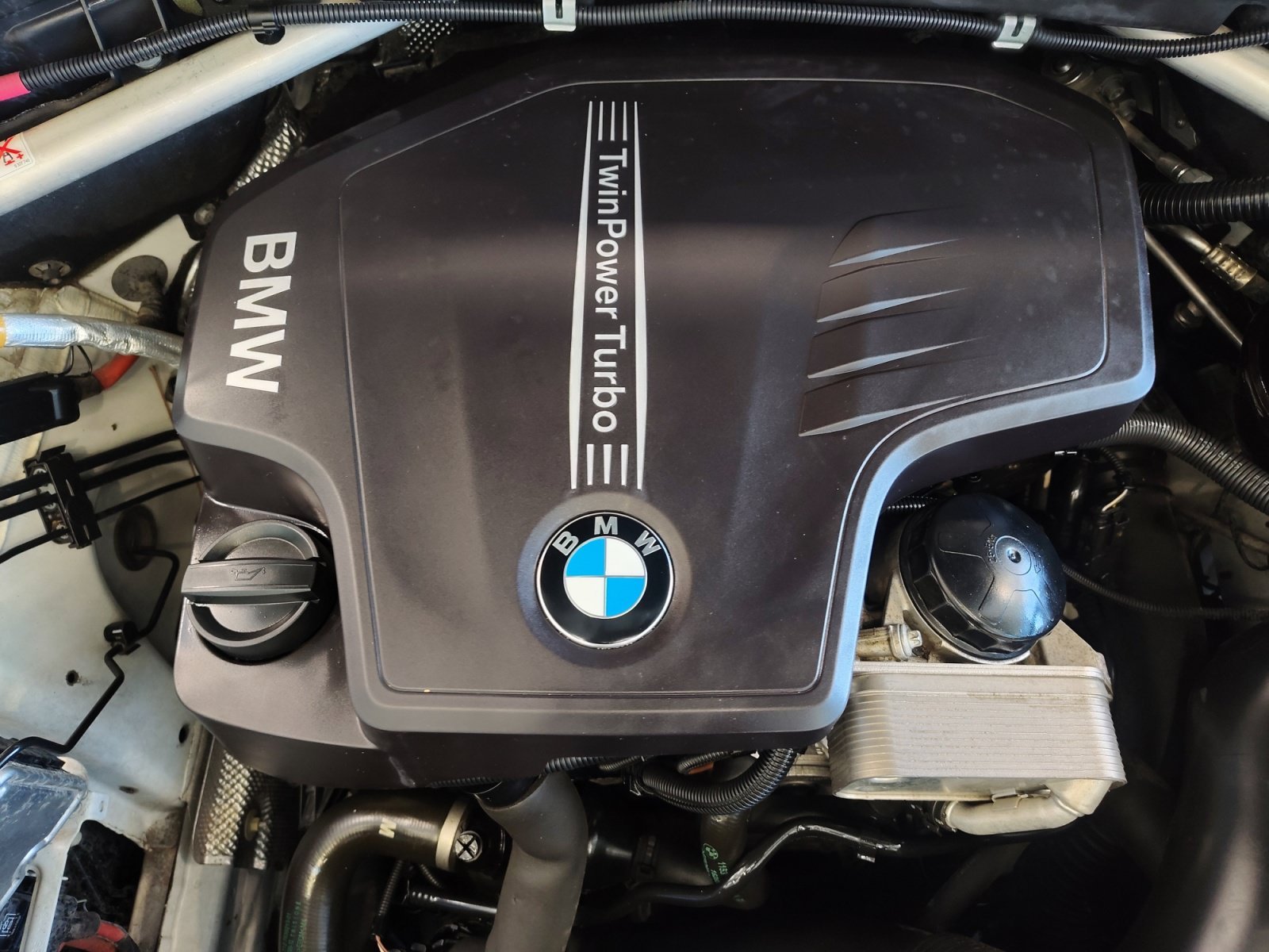 Used 2018 Alpine White BMW xDrive28i image 28