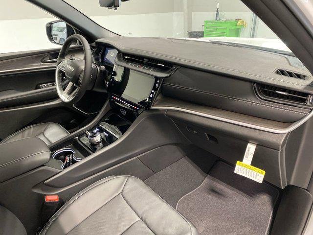 New 2026 Bright White Clearcoat Jeep Limited image 28