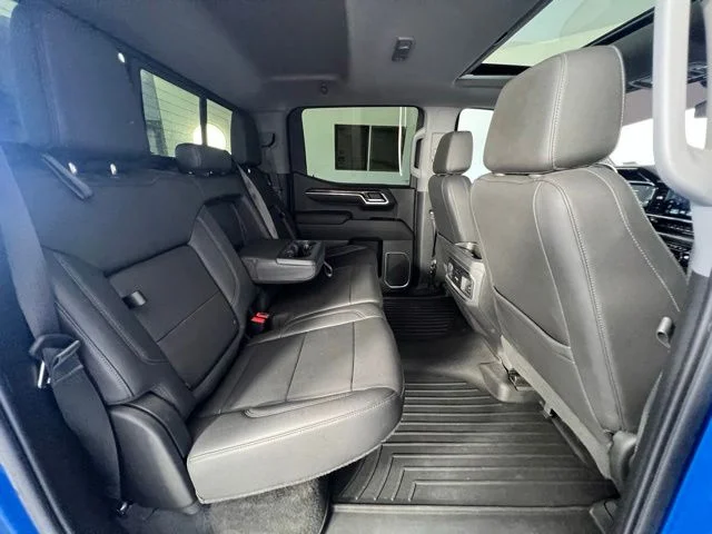 Used 2022 Blue Metallic GMC Elevation image 43
