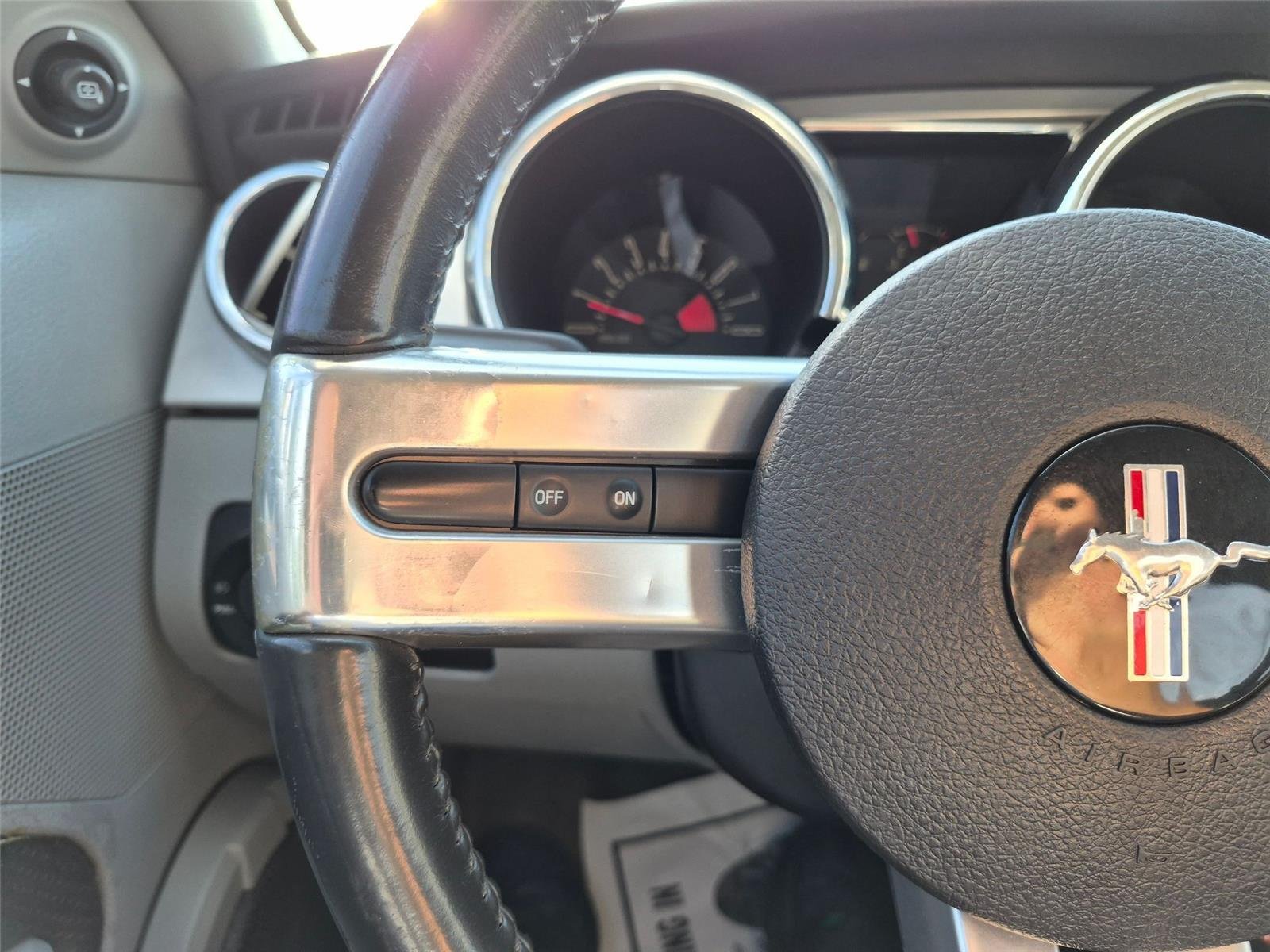 Used 2006  Ford GT Deluxe image 15