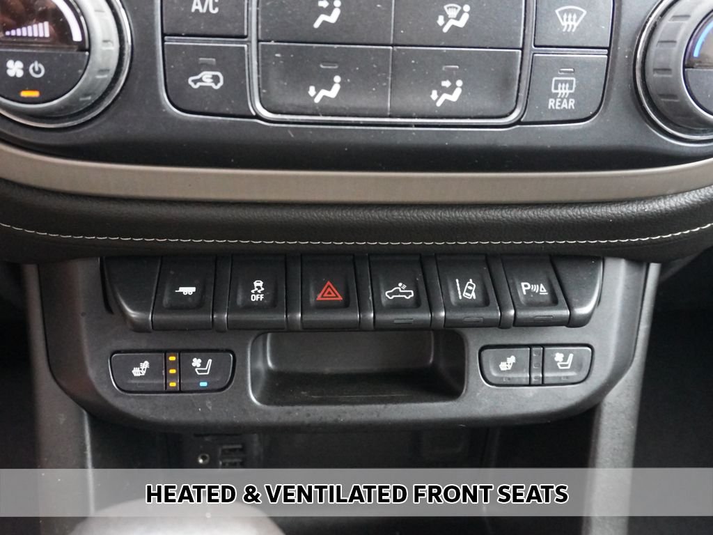 Used 2022 Black GMC Denali image 4