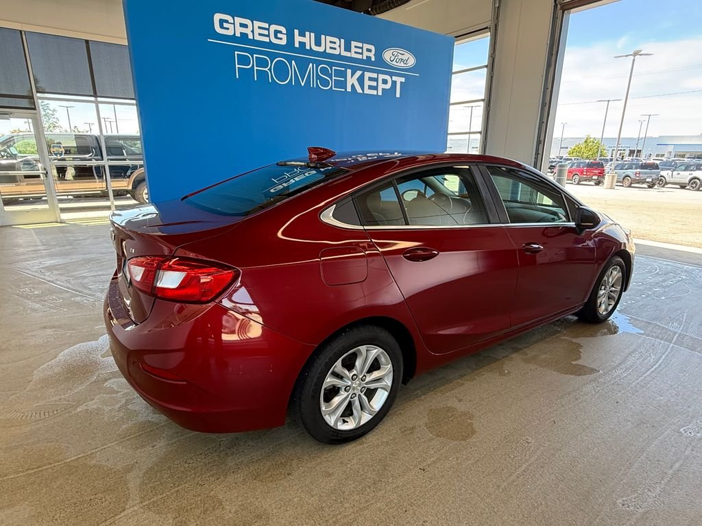 Used 2019 Chevrolet Cruze LT with VIN 1G1BE5SMXK7141992 for sale in Muncie, IN