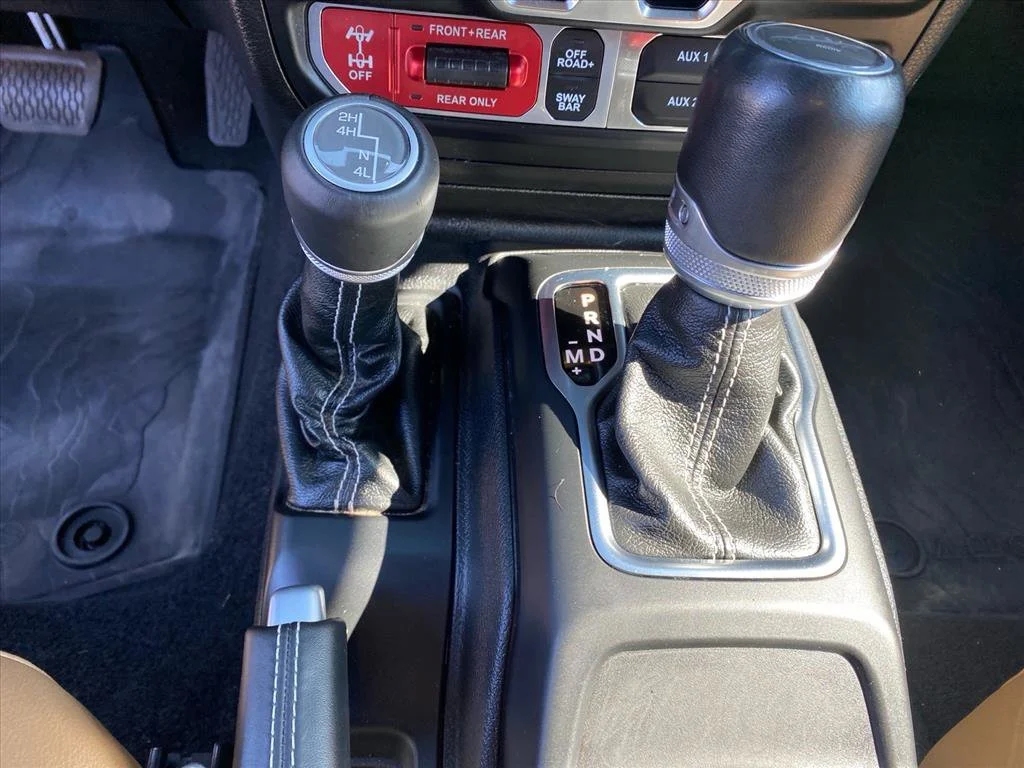 Used 2020 Billet Silver Metallic Clearcoat Jeep Rubicon image 12