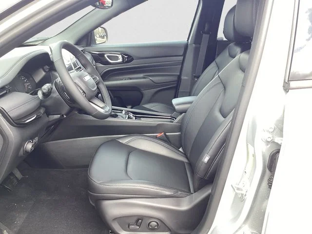 New 2026 Silver Jeep LIMITED ALTITUDE 4X4 image 10