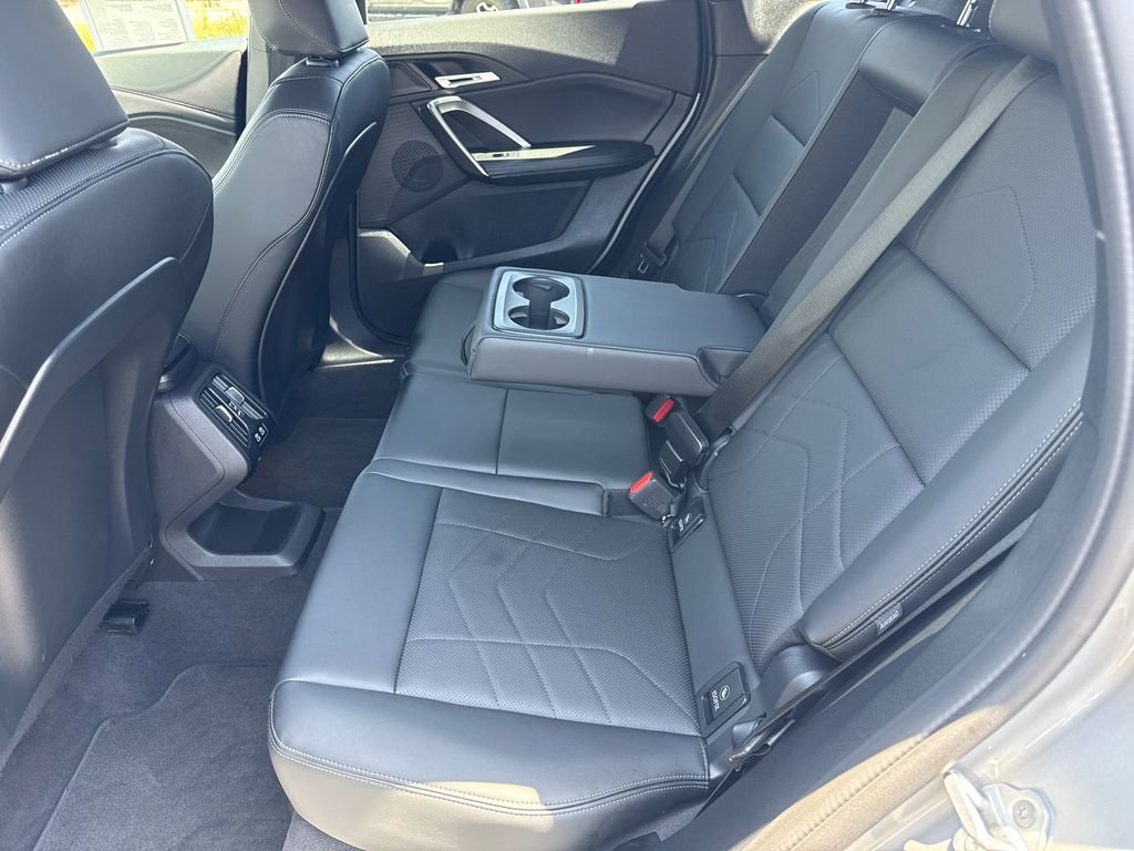 Used 2025 Silver BMW xDrive28i image 17