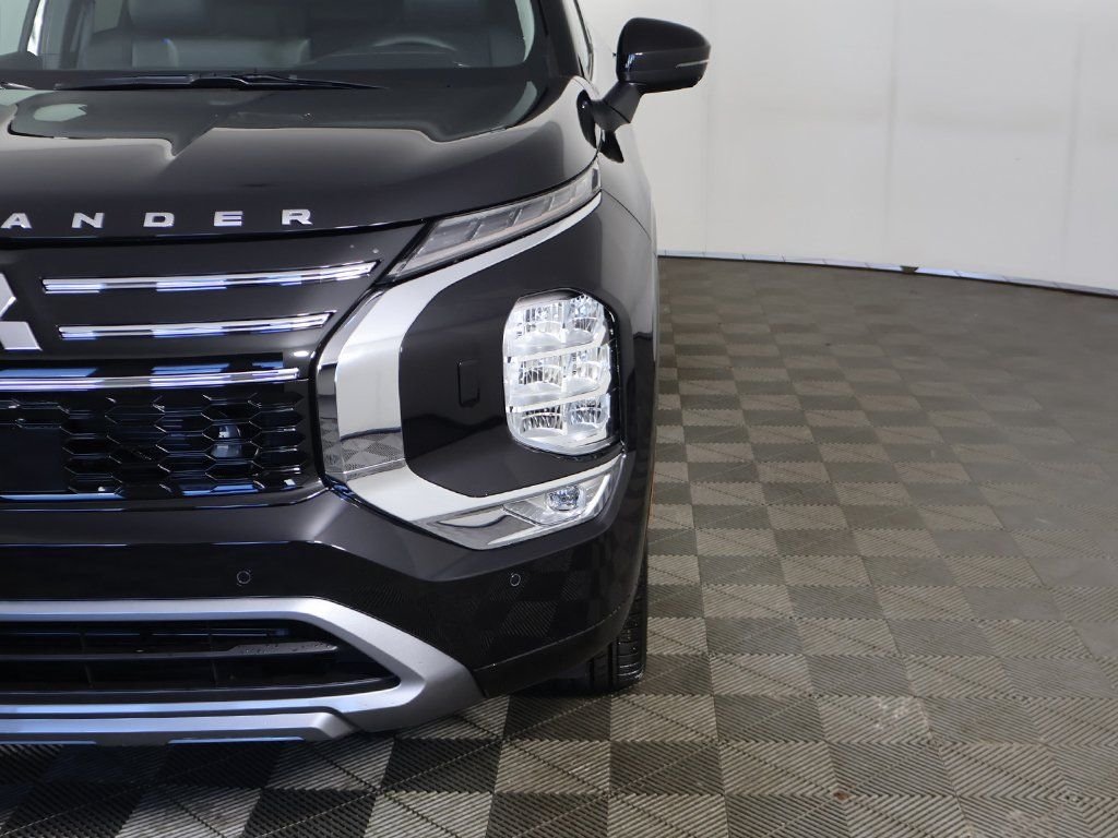 2025 Mitsubishi Outlander SEL - Photo 18