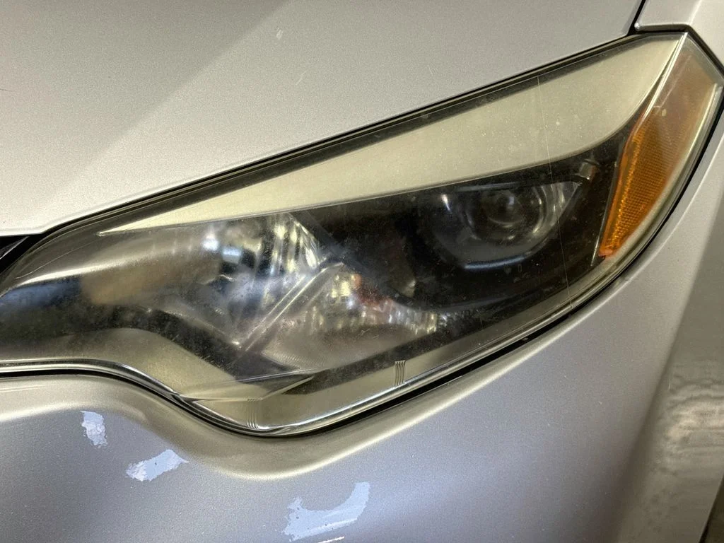 Used 2015 Silver Toyota LE image 35
