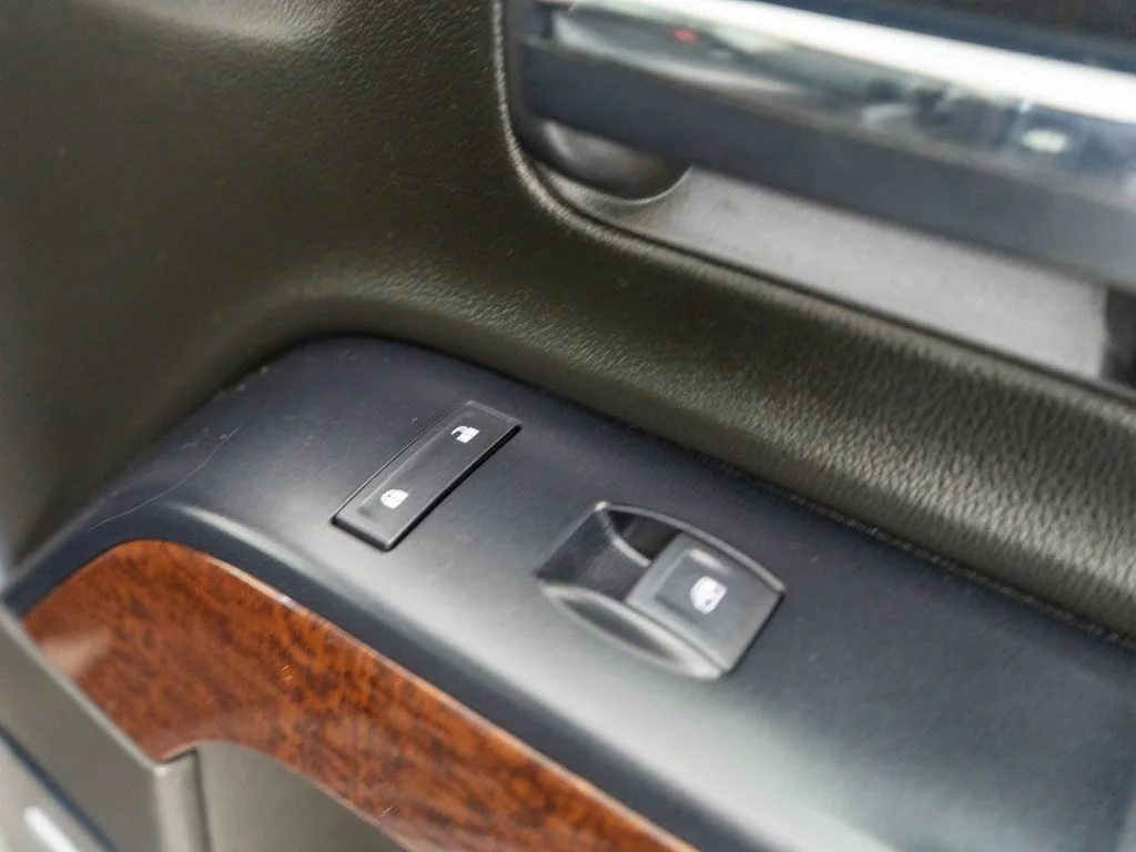 Used 2018 Gray GMC SLT image 9