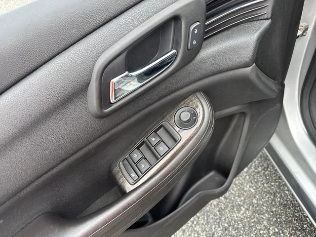 Used 2015 Silver Ice Metallic Chevrolet LTZ image 18