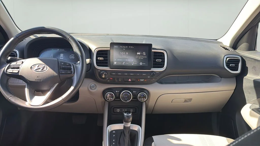 Used 2025 Gray Hyundai SEL image 14