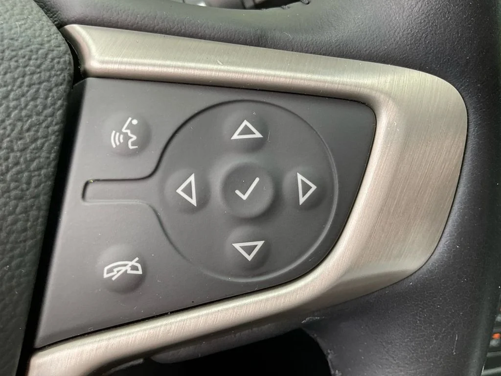 Used 2020 Black GMC Denali image 36