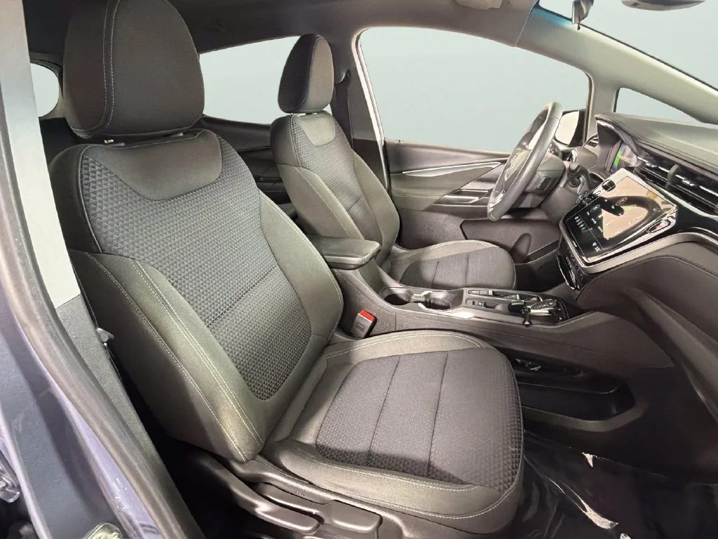 Used 2023 GRAY GHOST METALLIC Chevrolet 1LT image 33
