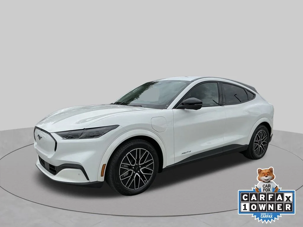 Used 2025 White Ford Premium image 1