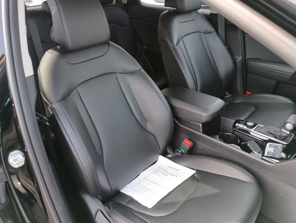 Used 2025 Black Kia EX image 30