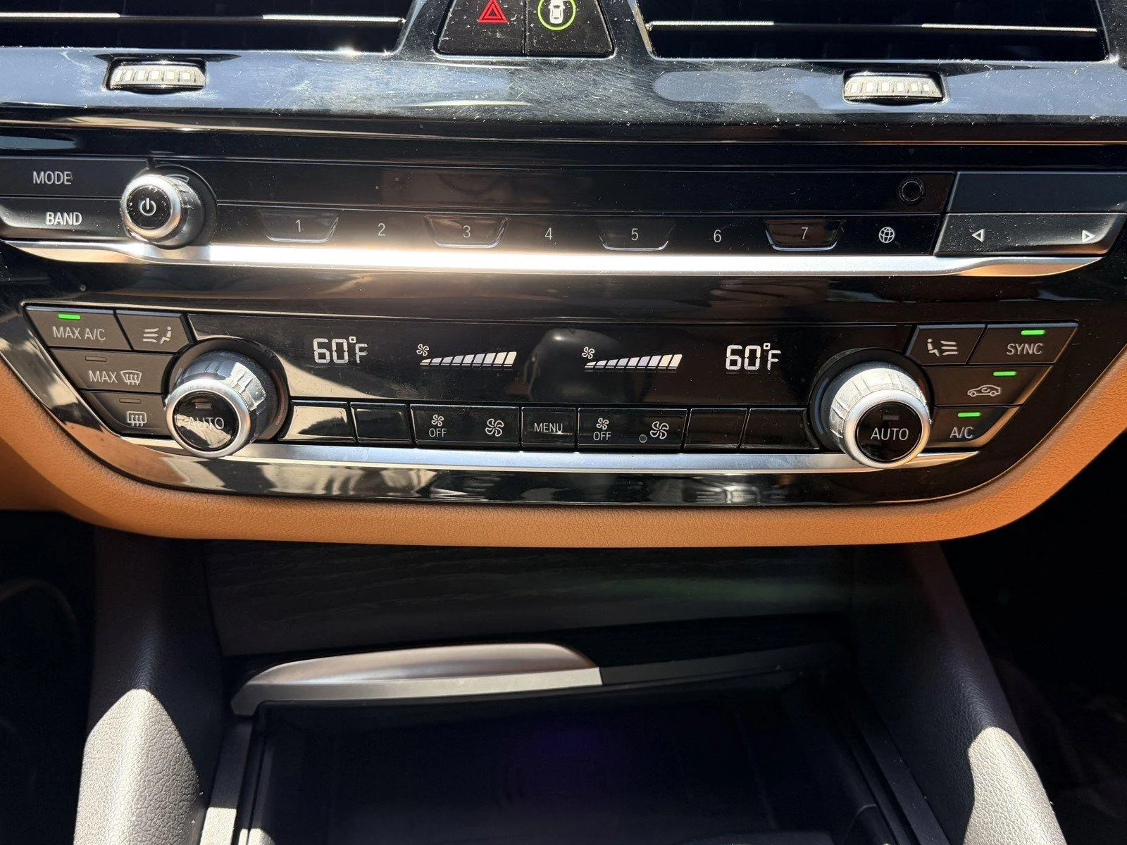 Used 2023 Alpine White BMW 530e xDrive image 20