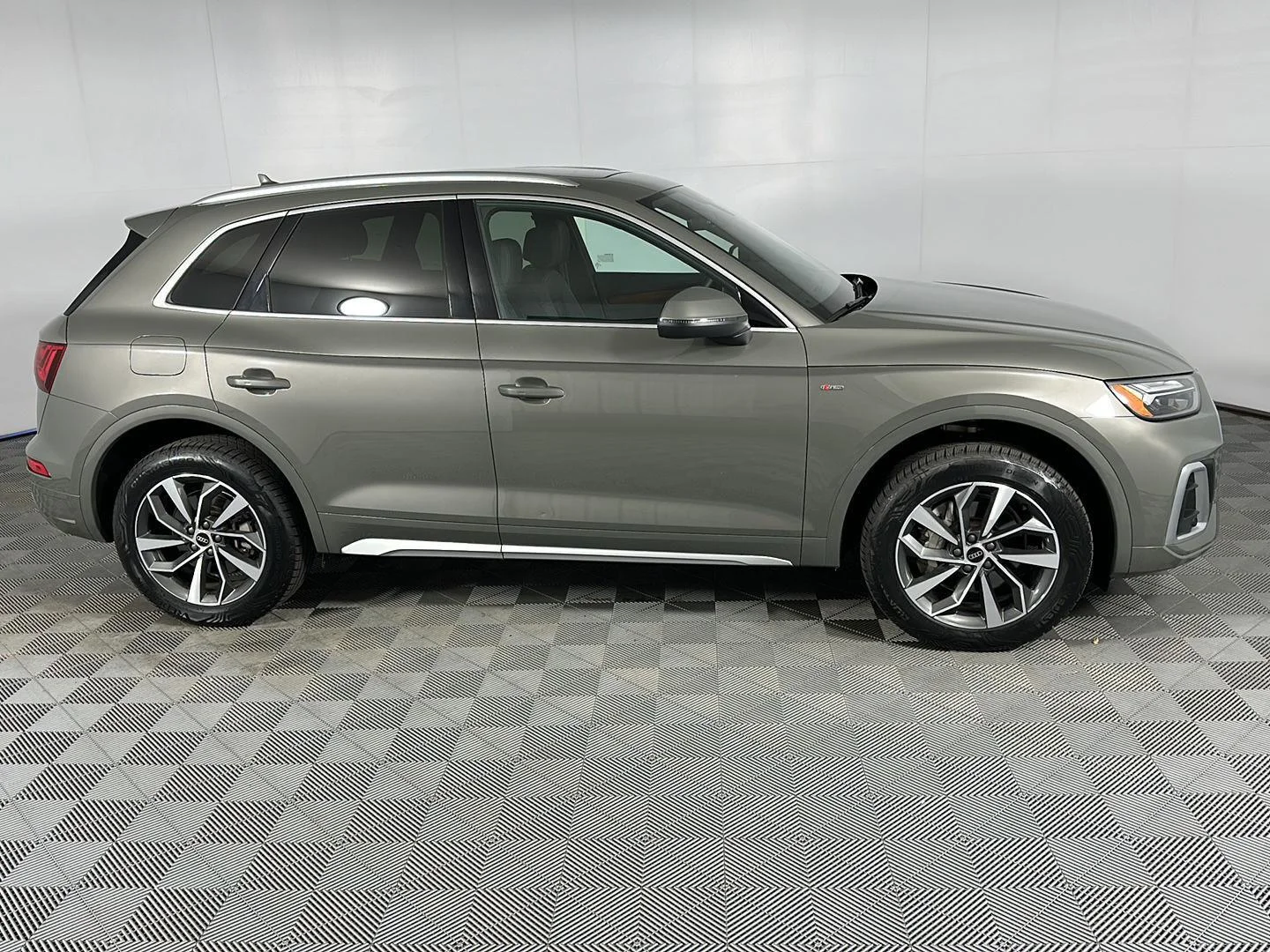 Used 2023 Chronos Gray Metallic Audi S line Premium Plus image 4