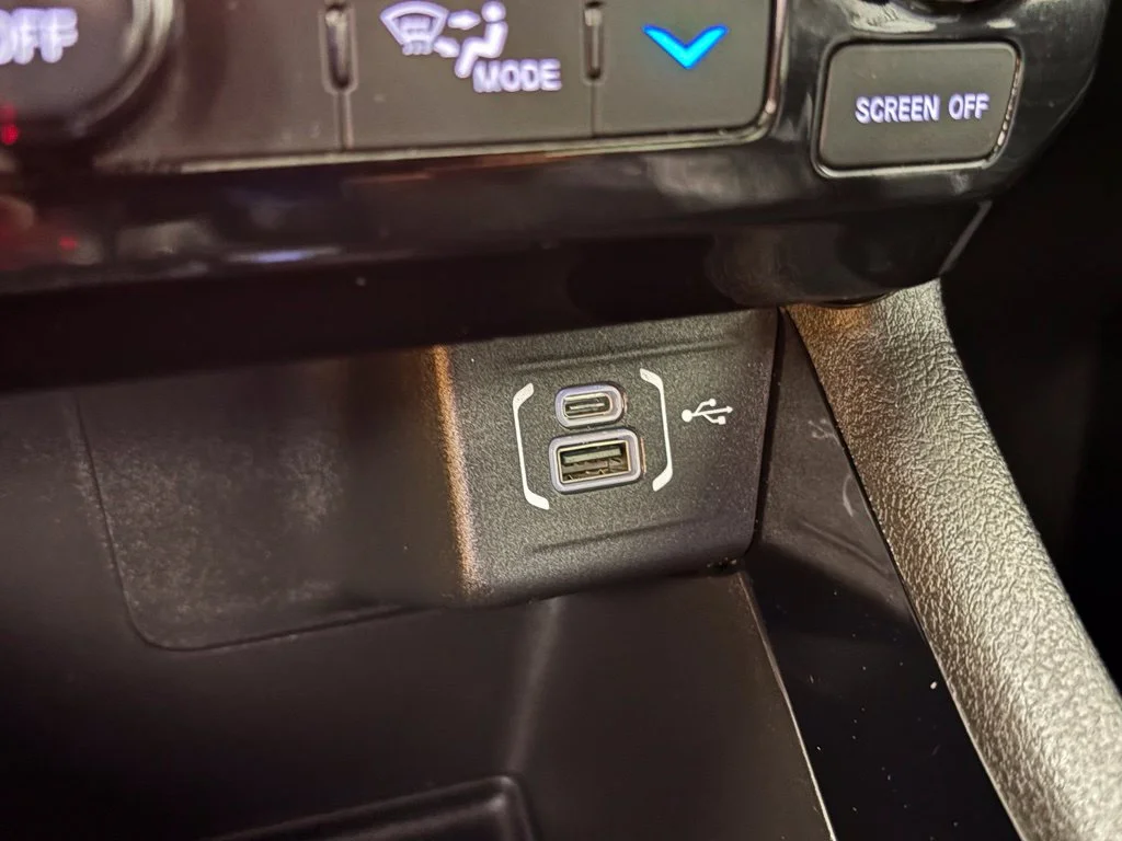 Used 2025 Silver Jeep Latitude image 29
