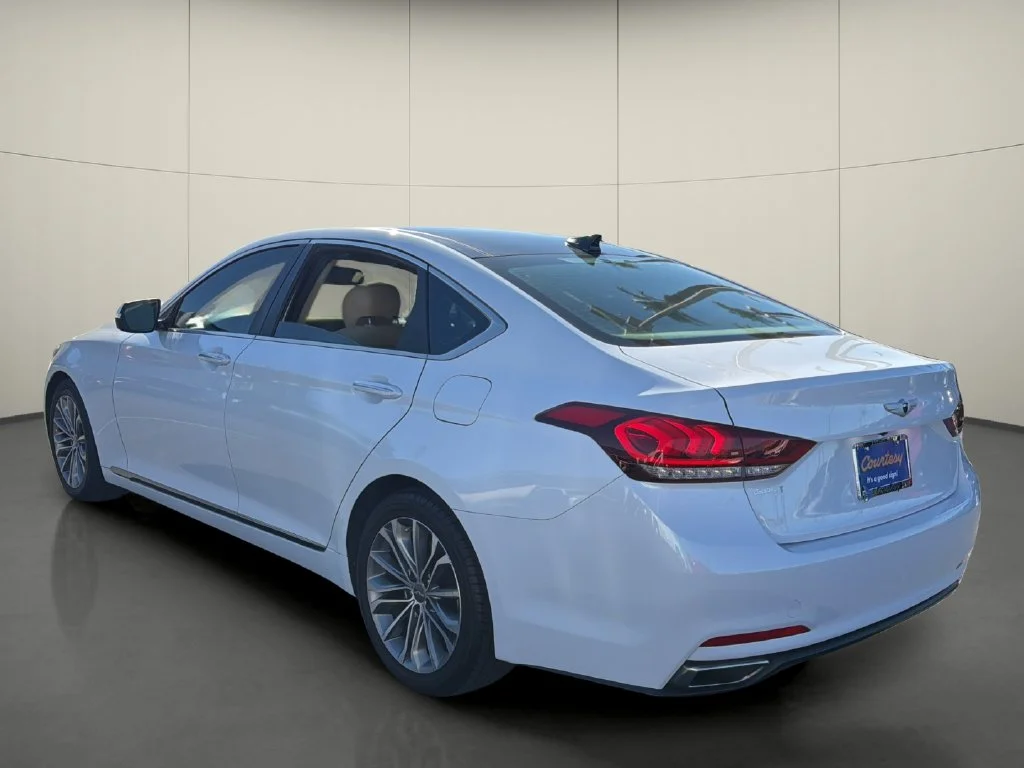Used 2015 White Hyundai 3.8 image 6
