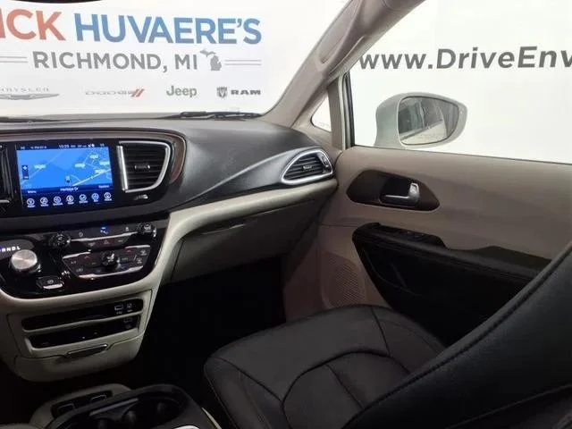 Used 2017 White Chrysler Touring L Plus image 14