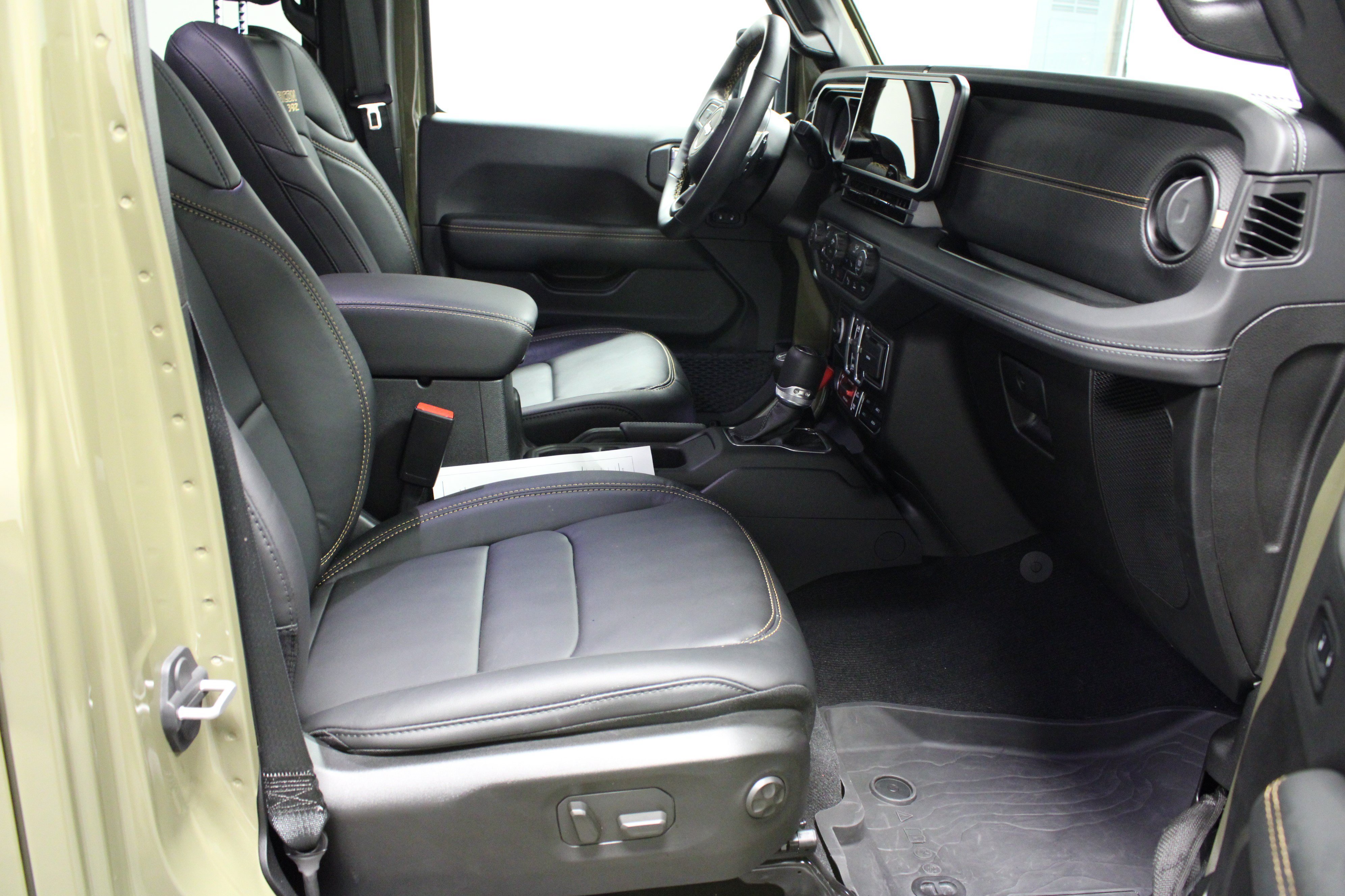 Used 2025 41 Jeep Rubicon 392 image 13