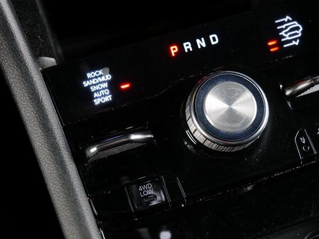 Used 2022 Diamond Black Jeep Overland image 13