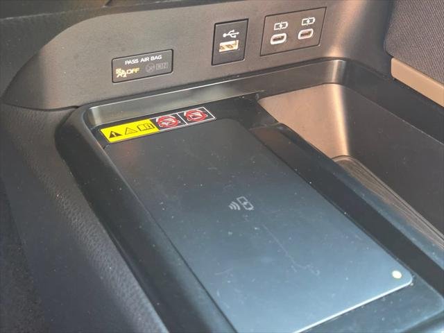 2025 Toyota Camry LE - Photo 12