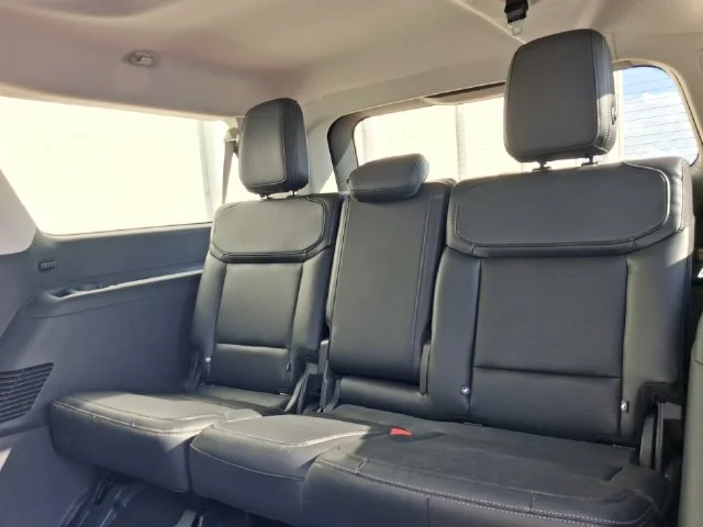 Used 2025 White Ford Platinum image 30