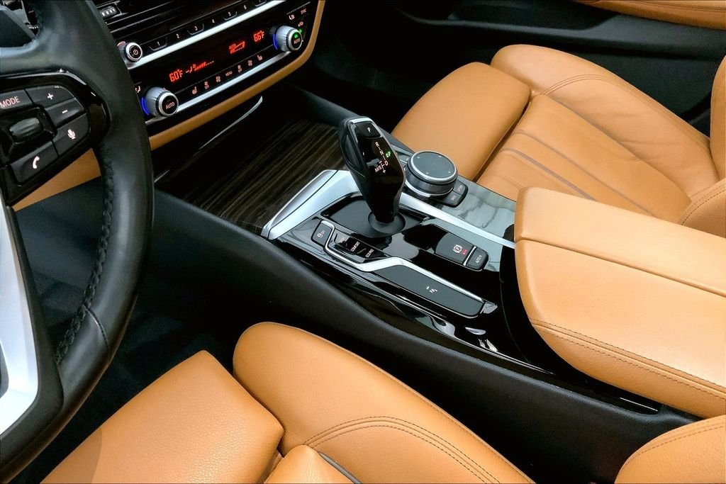 Used 2019 Mineral White Metallic BMW  image 22