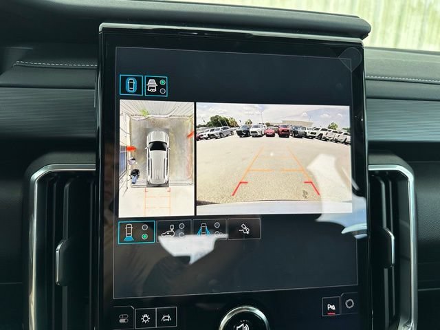 New 2026 Glacier White Tricoat GMC Elevation image 27
