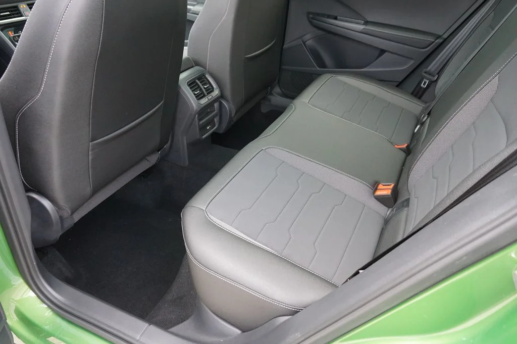 Certified Used 2025 Green Volkswagen 1.5T SE Black image 25