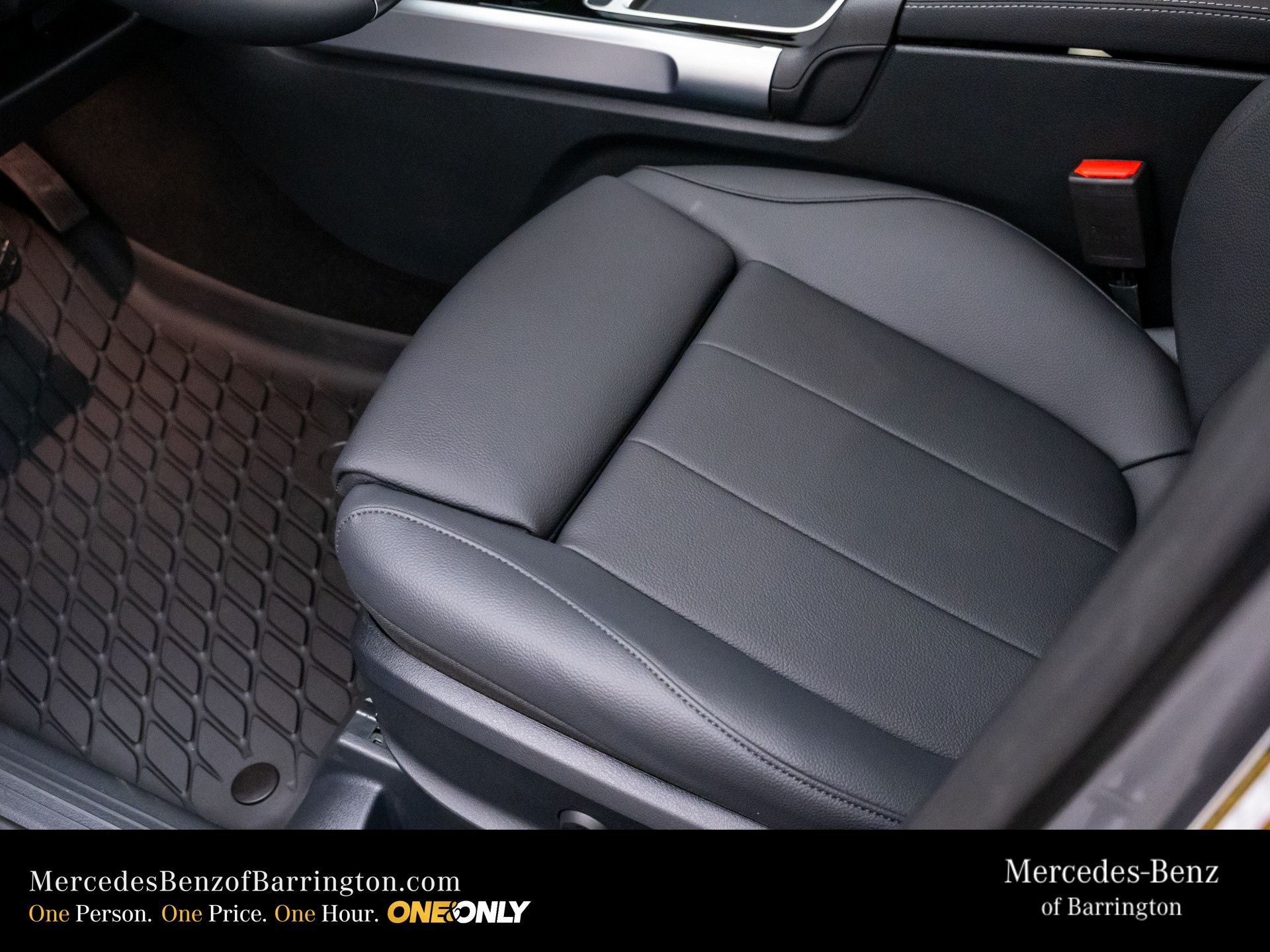 New 2026 Mountain Grey Metallic Mercedes-Benz GLB 250 image 17