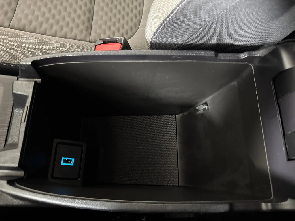 Used 2020 Orange Metallic Ford SE image 26