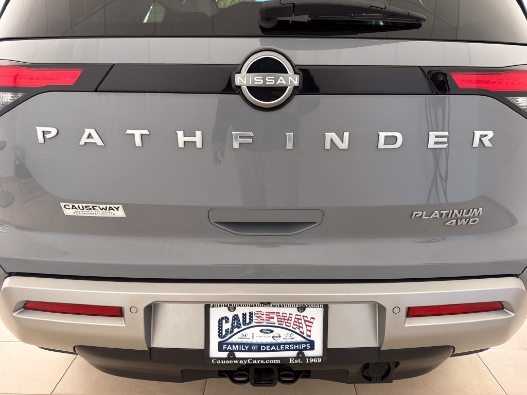 Used 2024 2t Gry Blk Roof Nissan Platinum image 38