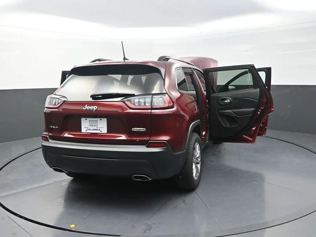 Used 2022 Red Jeep Latitude Lux image 35