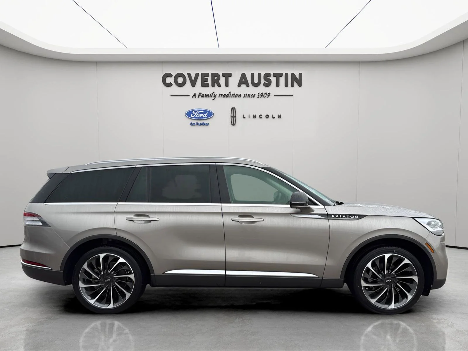 Used 2021 Brown Lincoln Reserve image 6