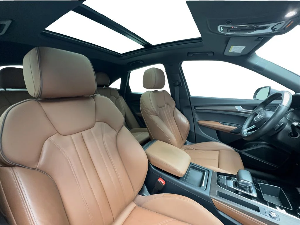 Used 2022 Black Audi  image 28