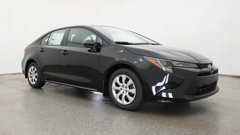 New 2026 Midnight Black Metallic Toyota LE image 9