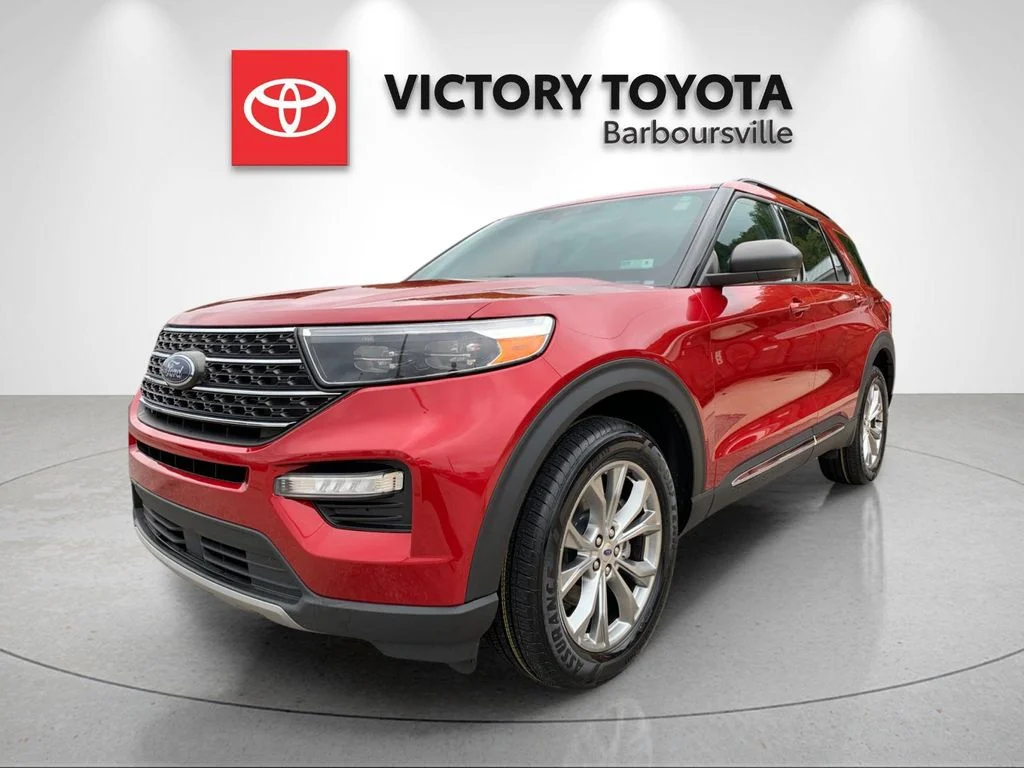 Used 2023 Red Ford XLT image 1