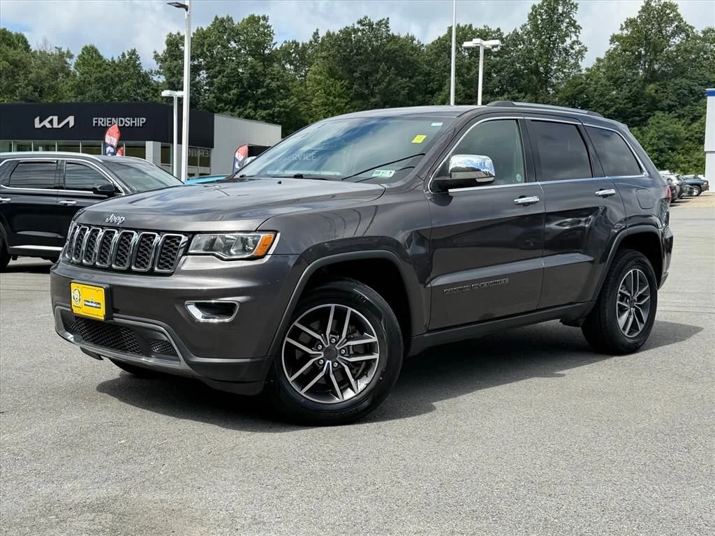 Used 2020 Gray Jeep Limited image 2
