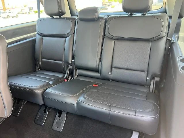New 2027 Star White Metallic Tri-Coat Ford MAX Platinum image 65