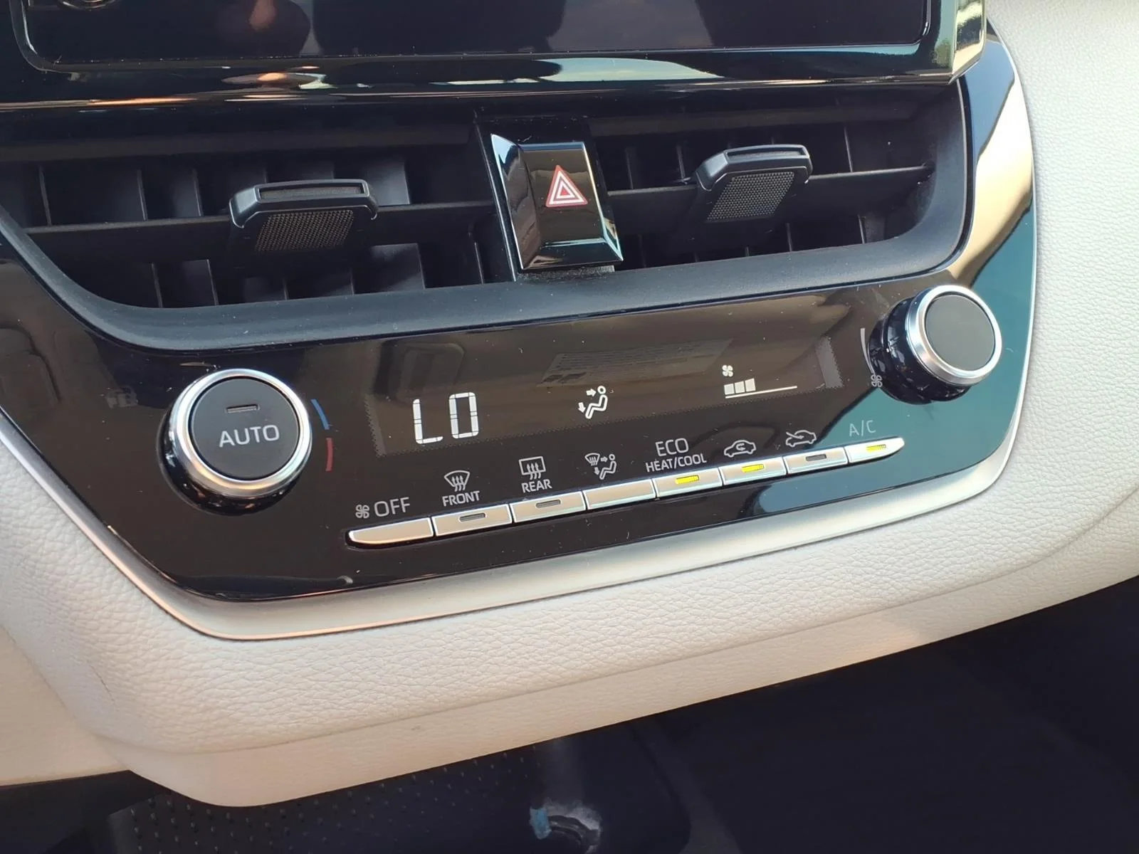 Used 2025 Classic Silver Metallic Toyota Hybrid LE image 22