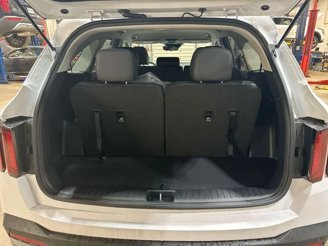 New 2026 Glacial White Pearl Kia S image 21