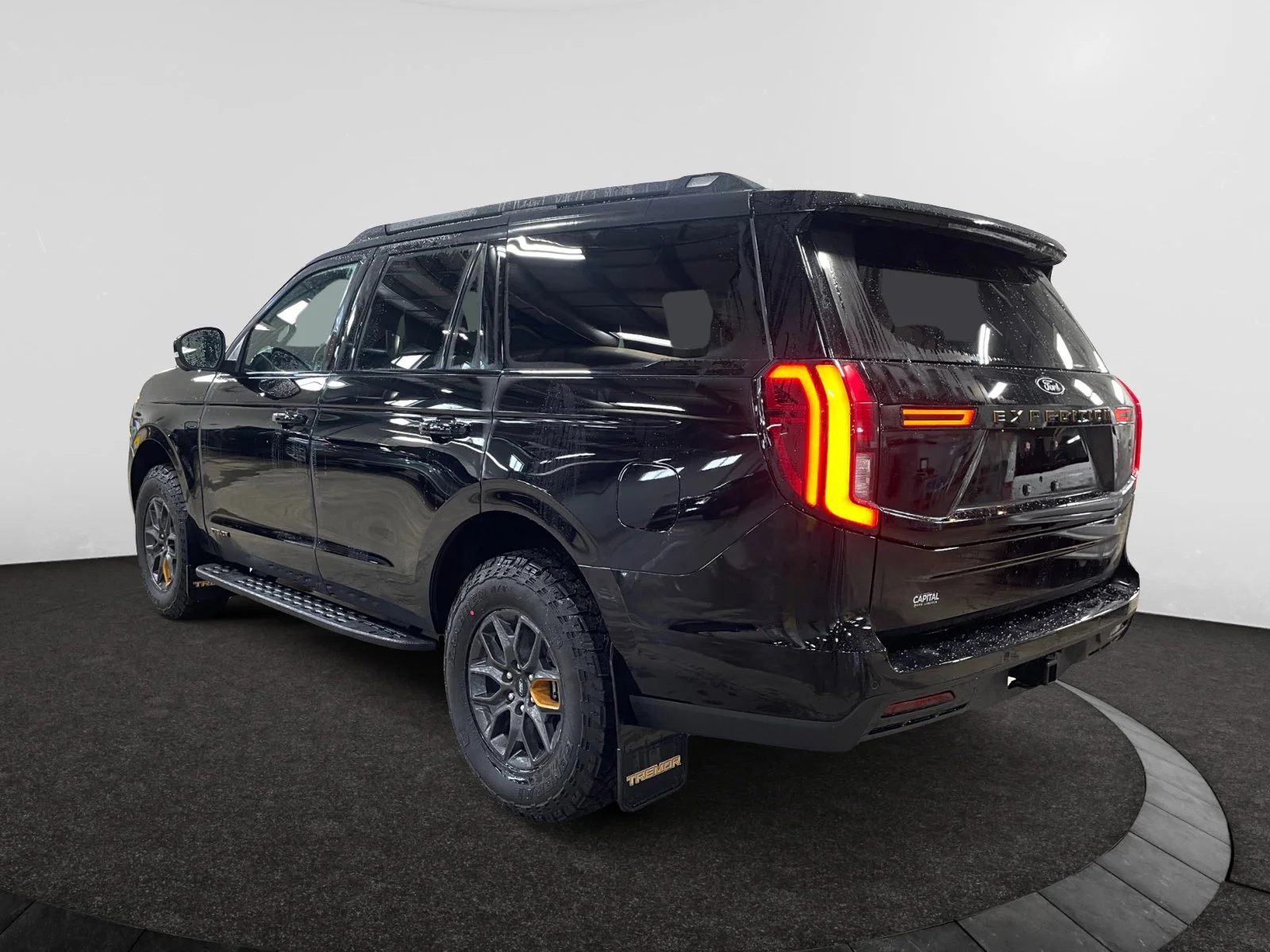 New 2026 Agate Black Metallic Ford Tremor image 3