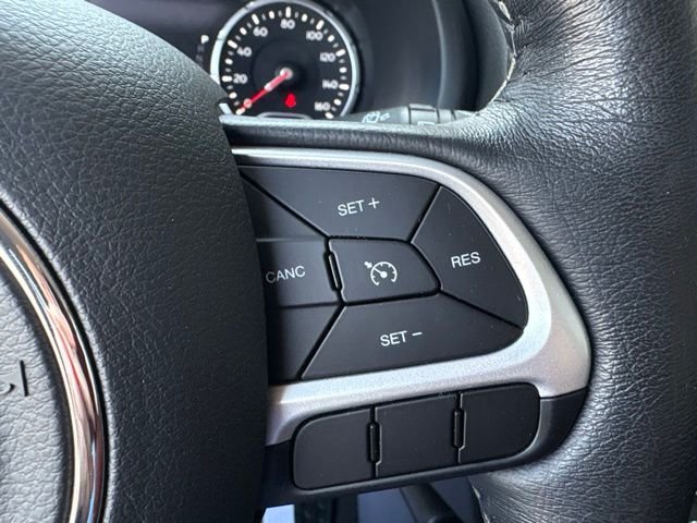 Used 2023 Gray Jeep Altitude image 22