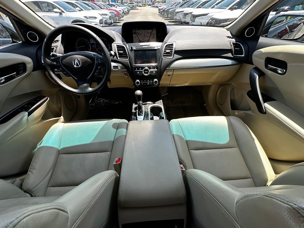 Used 2018  Acura Technology Package image 17